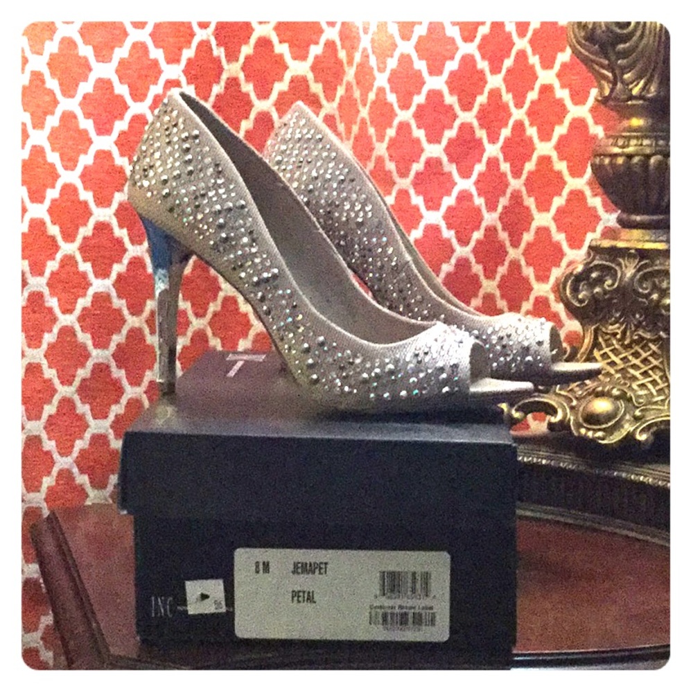 Nude 👀 Toes with LOTS of sparkle